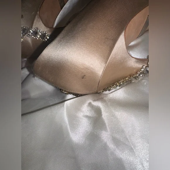 Badgley Mischka Heels (7) - Picture 8 of 8